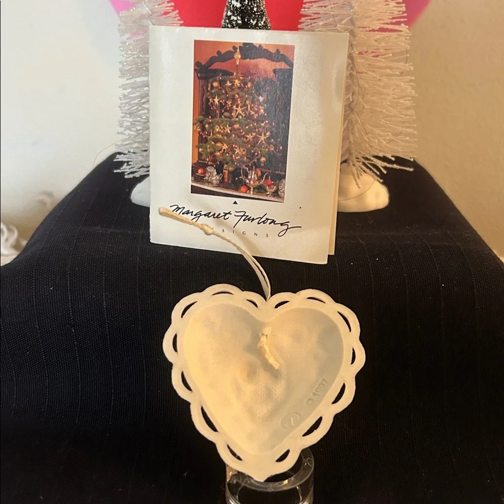 Margaret Furlong Vintage 1997 "From the Heart" Collection - includes stand - Picture 2 of 5